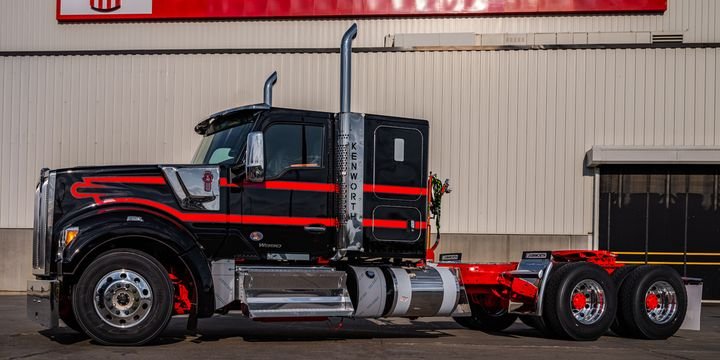 Kenworth 52 Inch Flat Roof Sleeper
